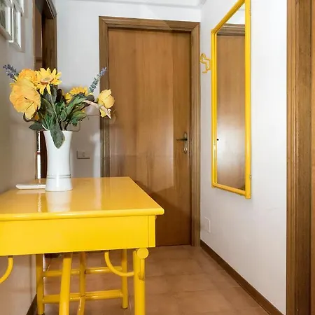 S288 - Sirolo, Ampio Trilocale In Zona Apartamento *